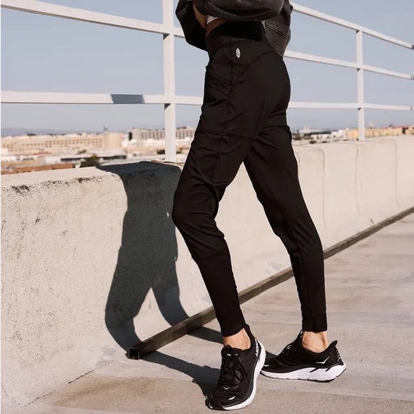 Free People Movement High Fives Jogger in Black - Picture 1 of 16